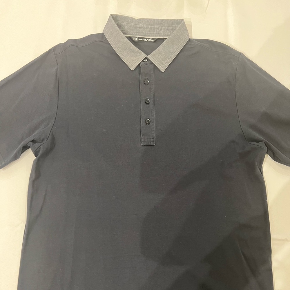 Travis Mathew collared shirt sleeve shirt, navy, size large